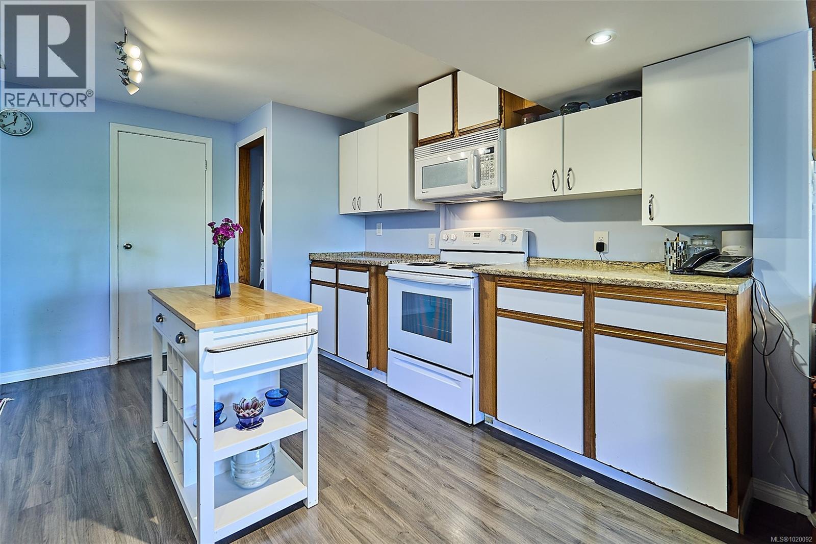 5422 Bayshore Dr, Nanaimo