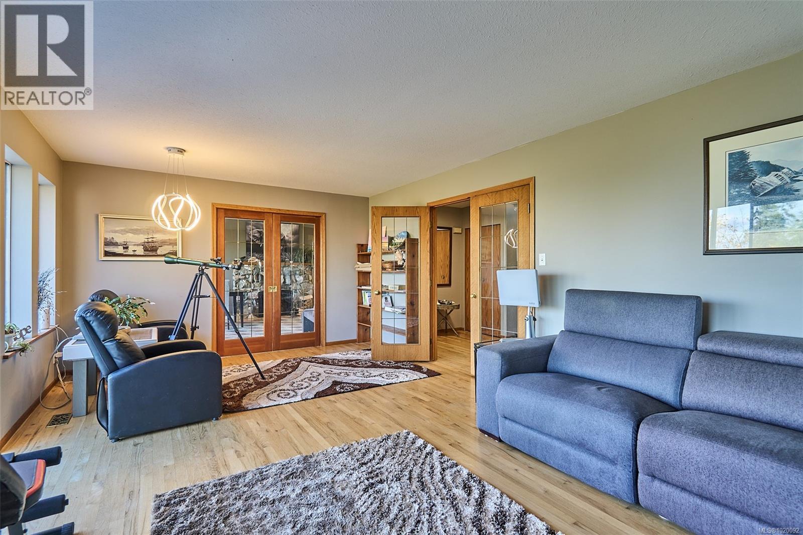 5422 Bayshore Dr, Nanaimo