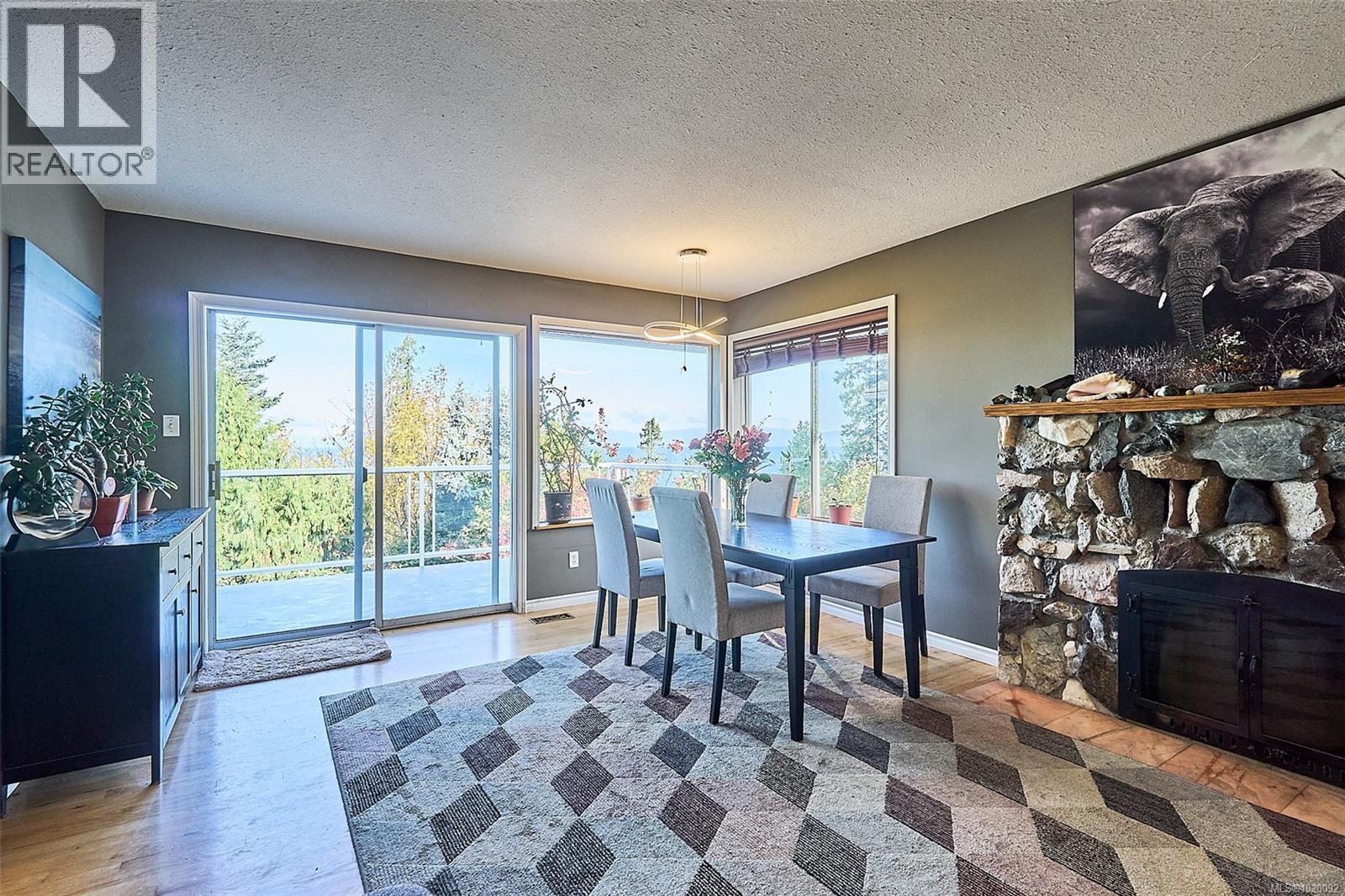 5422 Bayshore Dr, Nanaimo