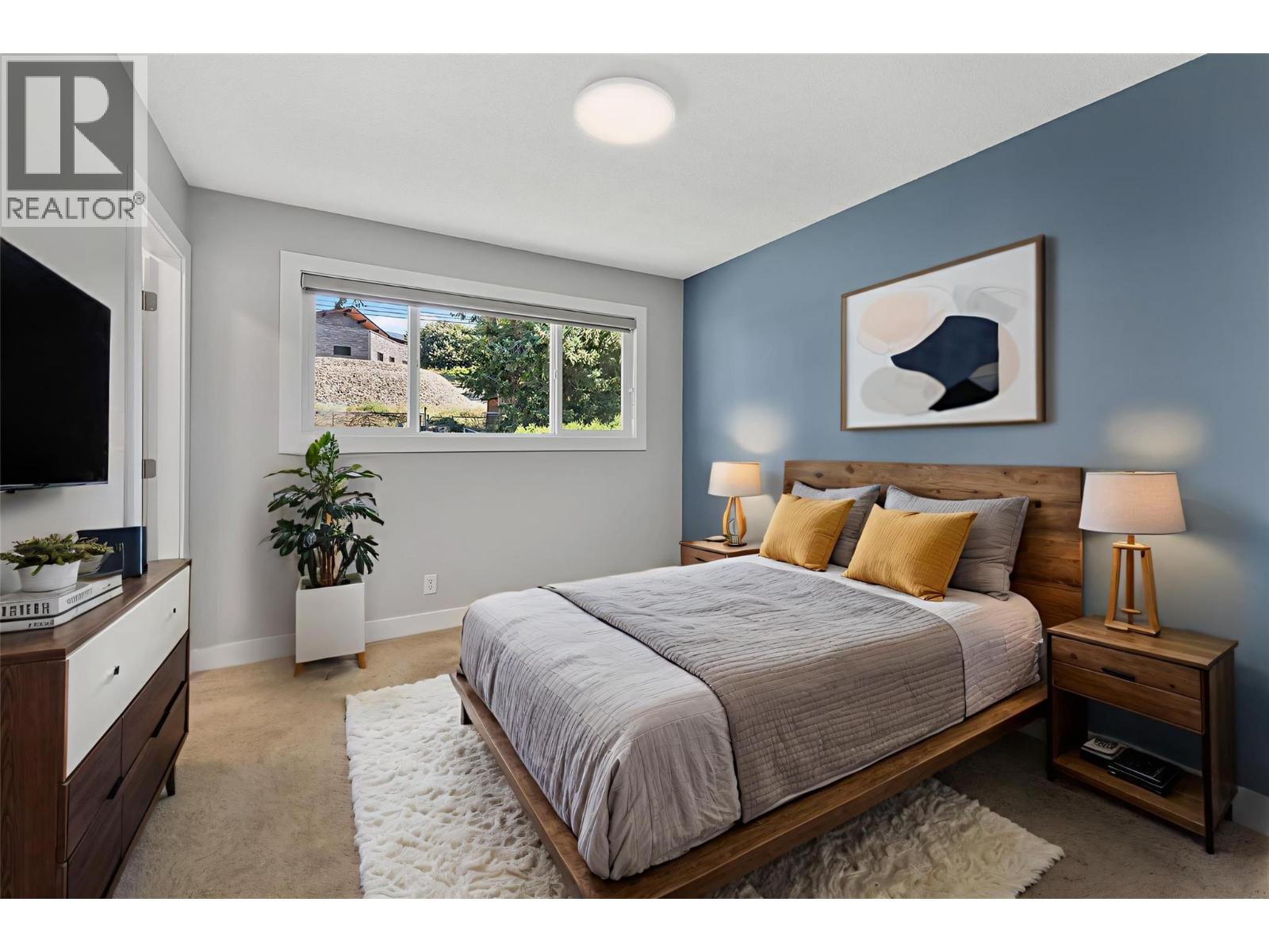  1175 Hillcrest Road, Kelowna