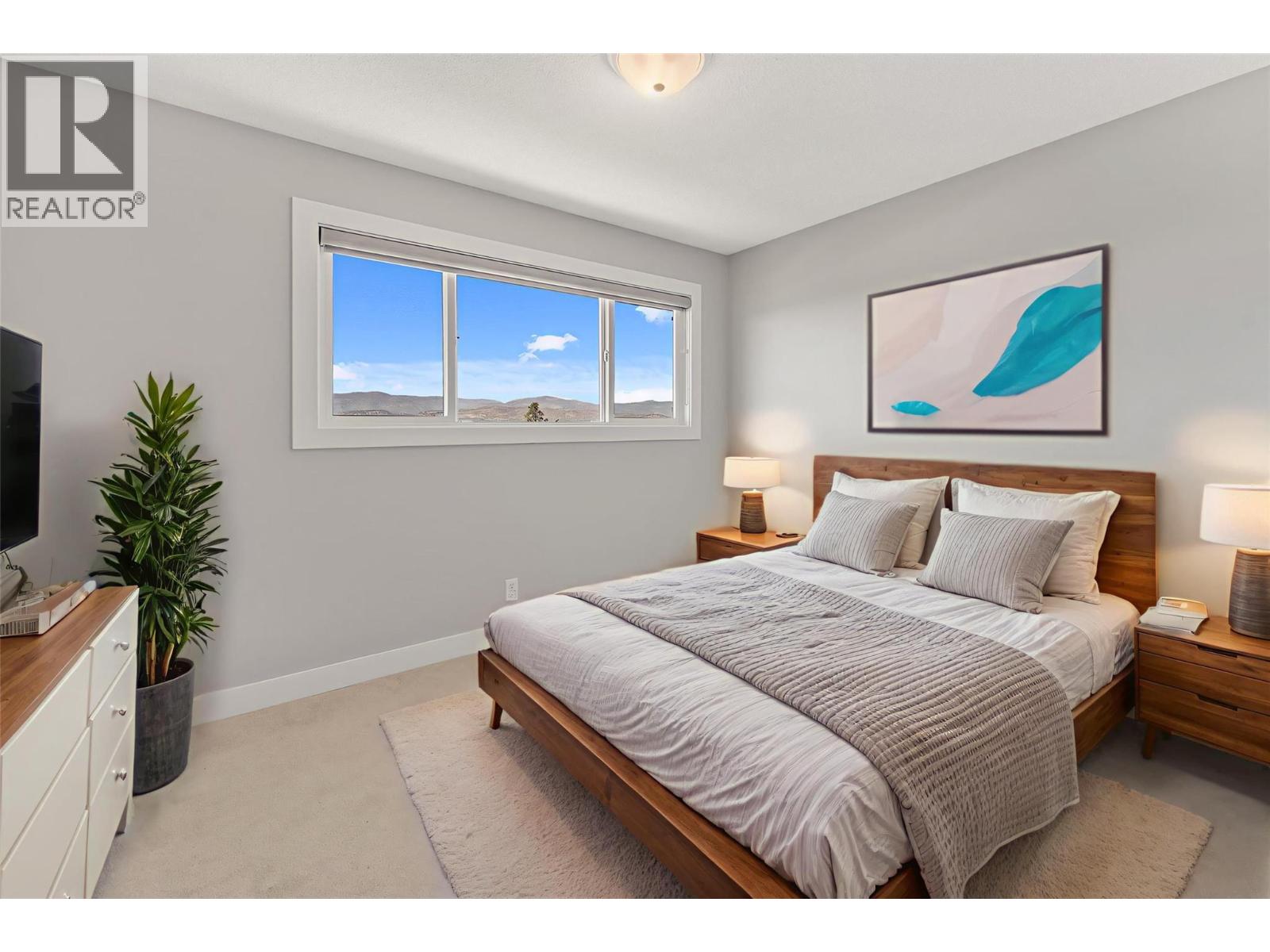  1175 Hillcrest Road, Kelowna