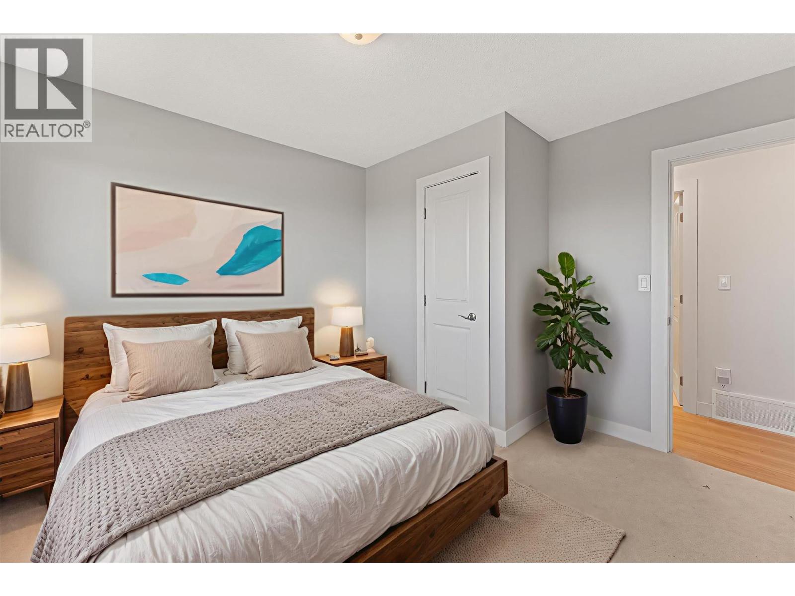  1175 Hillcrest Road, Kelowna