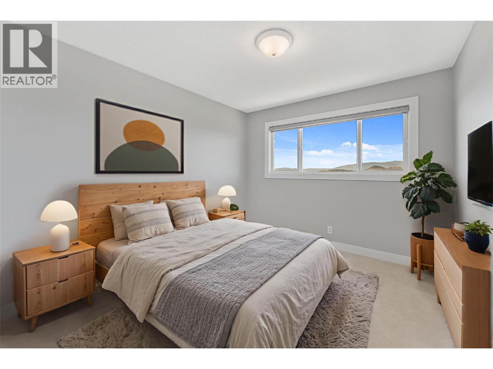  1175 Hillcrest Road, Kelowna