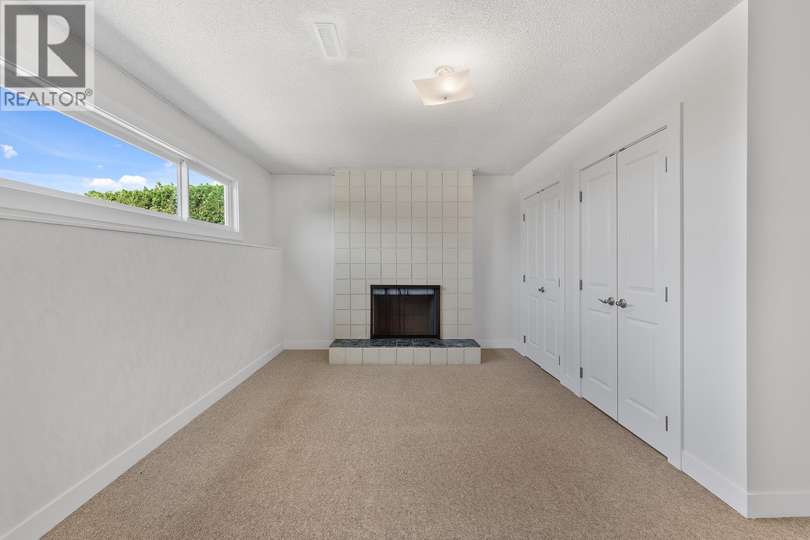  1175 Hillcrest Road, Kelowna