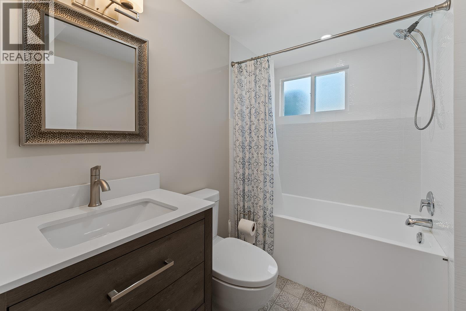  1175 Hillcrest Road, Kelowna