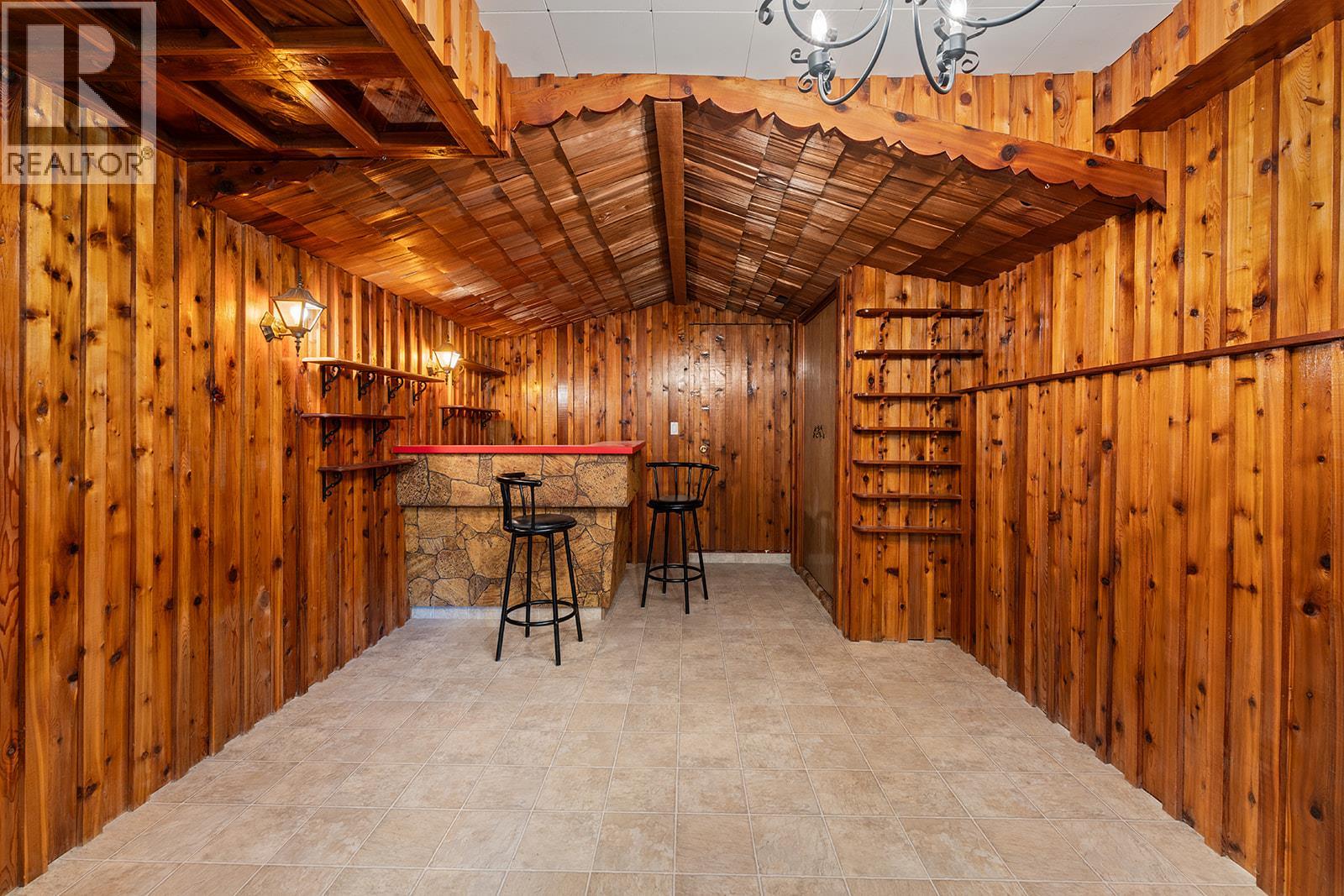  1175 Hillcrest Road, Kelowna