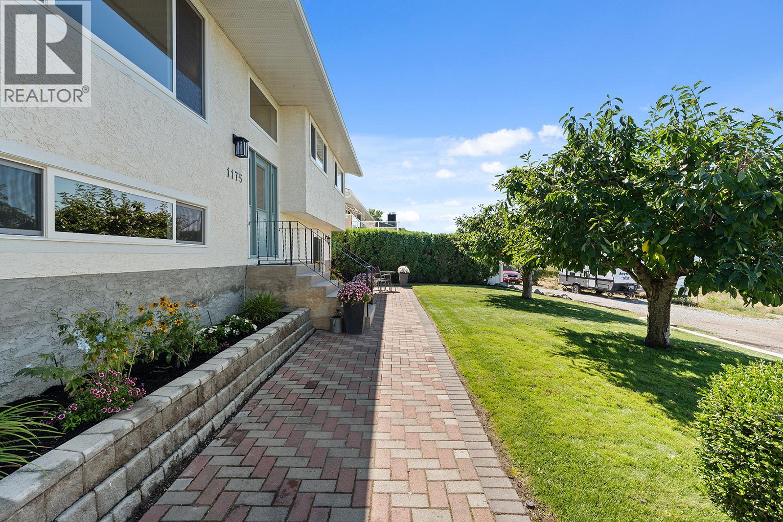  1175 Hillcrest Road, Kelowna
