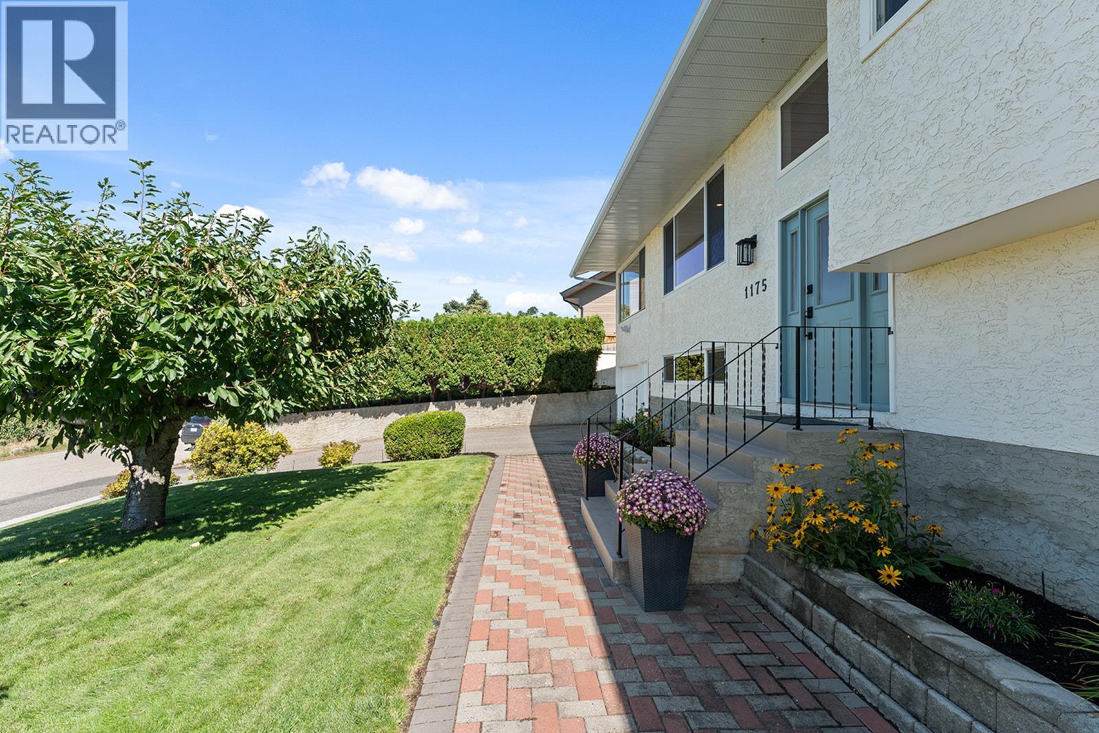  1175 Hillcrest Road, Kelowna