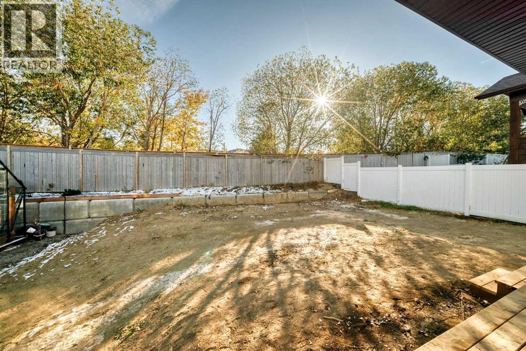 5821 Maple Cres, Innisfail