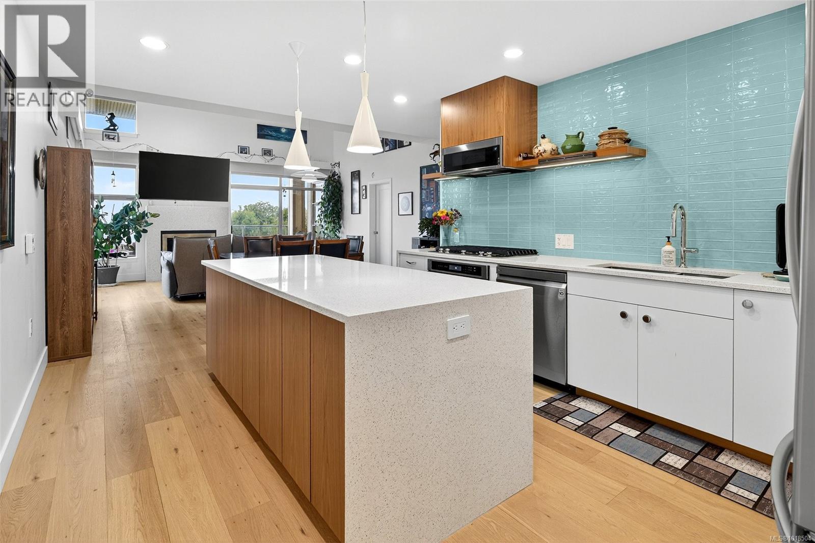 403 3223 Selleck Way, Colwood