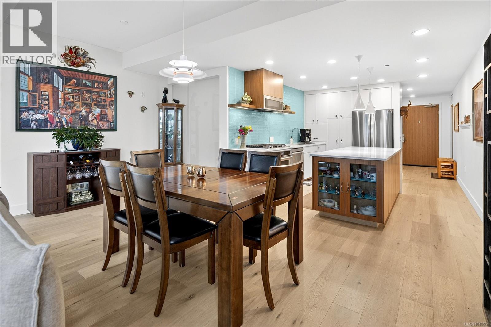 403 3223 Selleck Way, Colwood