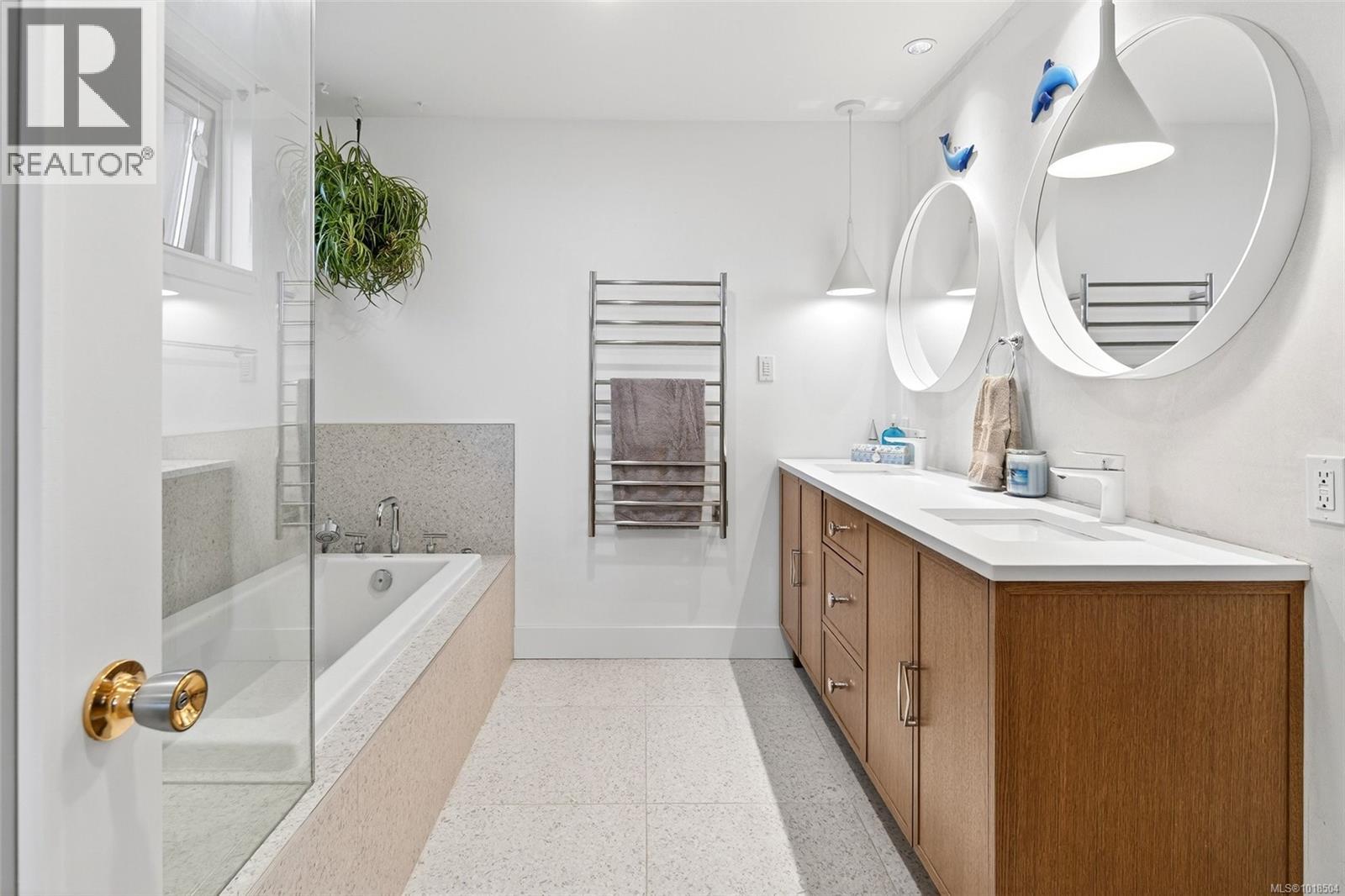 403 3223 Selleck Way, Colwood