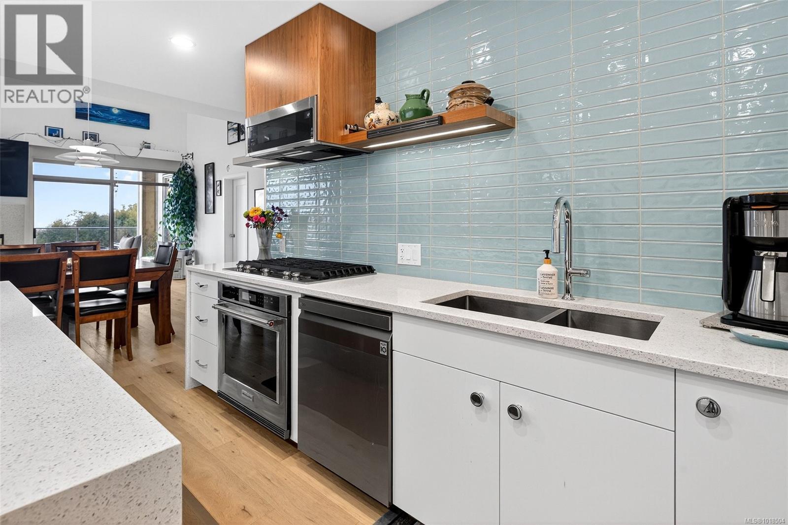 403 3223 Selleck Way, Colwood