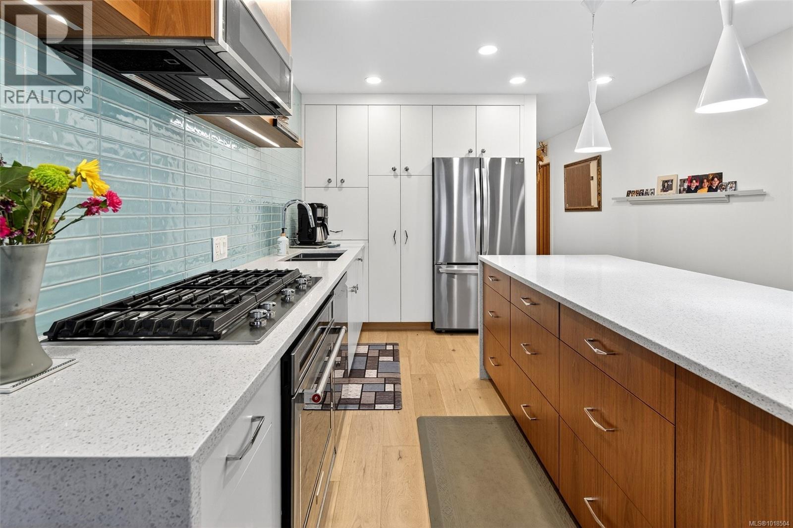 403 3223 Selleck Way, Colwood