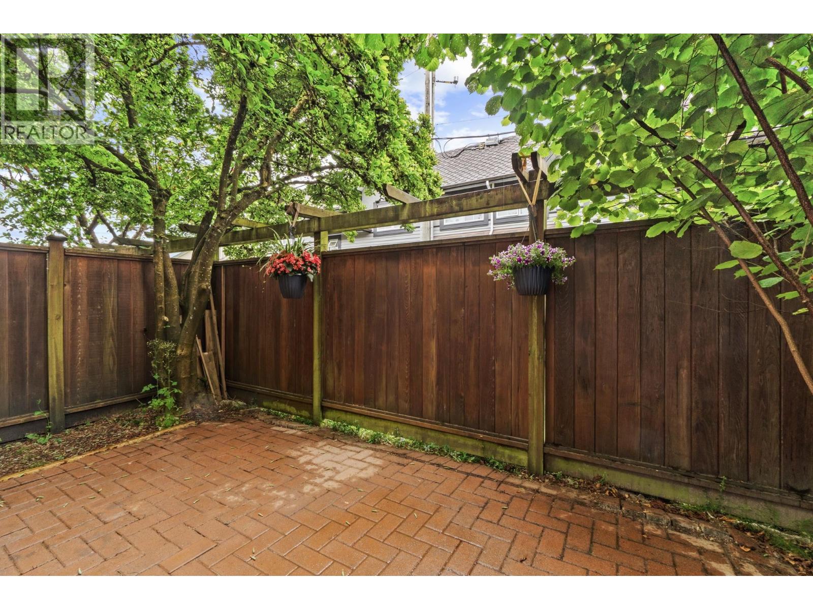 23 2133 ST. GEORGES AVENUE, North Vancouver