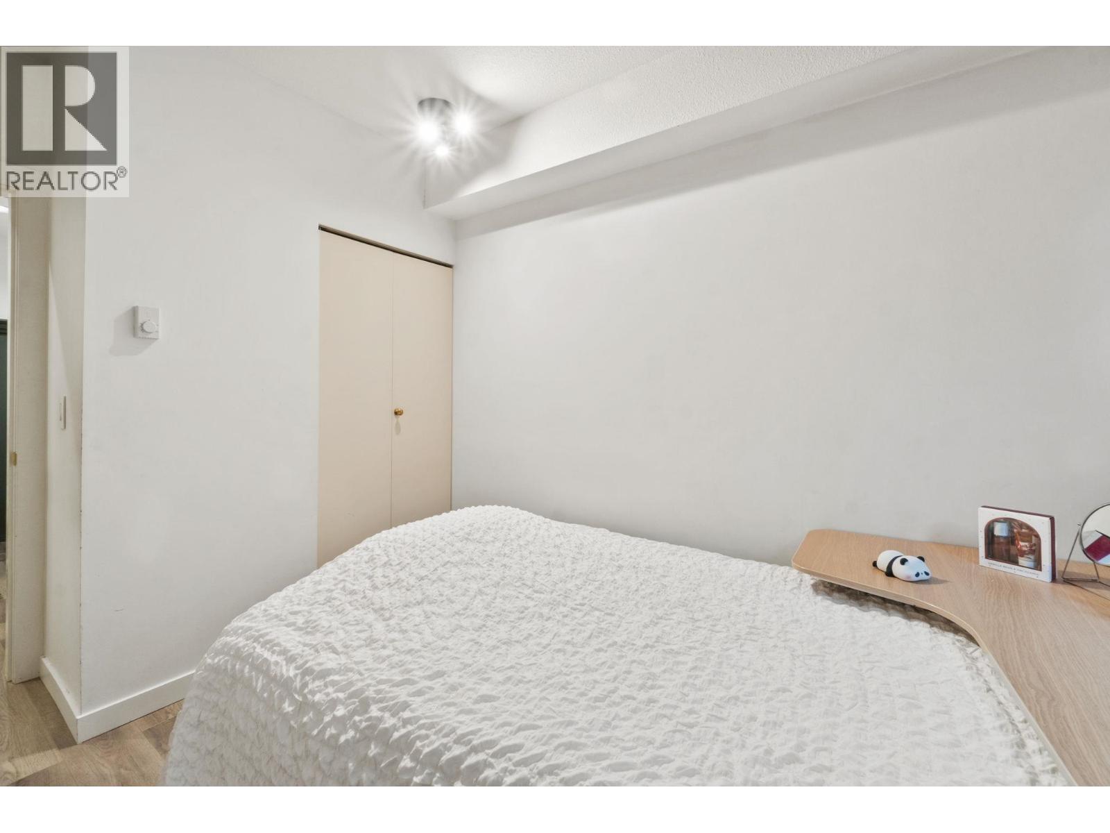 23 2133 ST. GEORGES AVENUE, North Vancouver