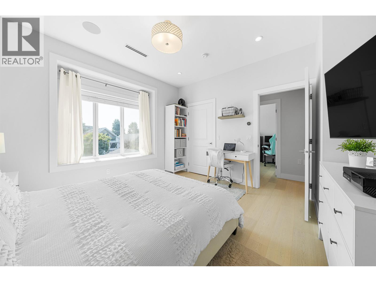 3448 PANDORA STREET, Vancouver