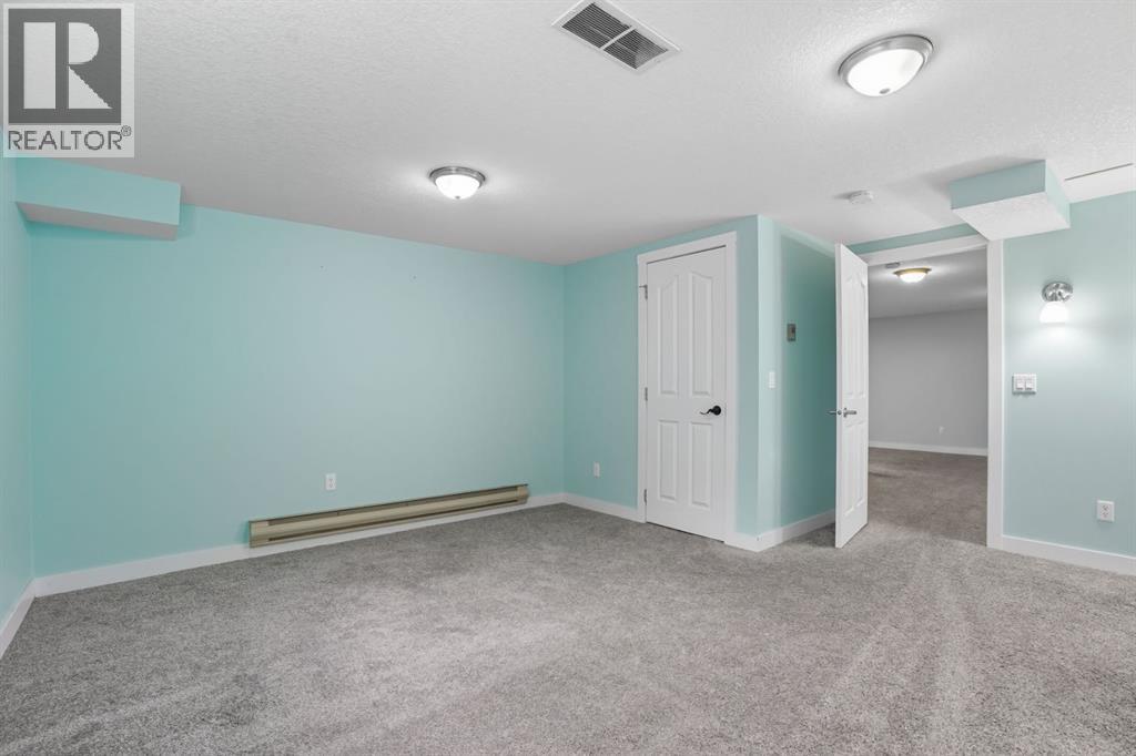 Single Family House Bungalow for Sale in  Falchurch Crescent NE Falconridge Calgary 