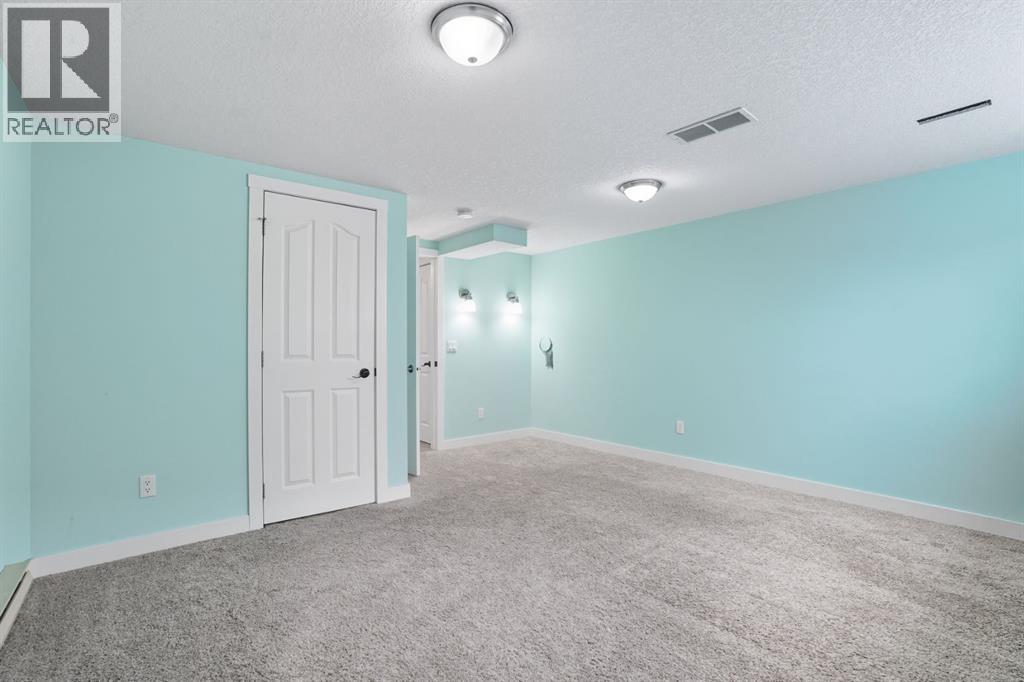 Single Family House Bungalow for Sale in  Falchurch Crescent NE Falconridge Calgary 