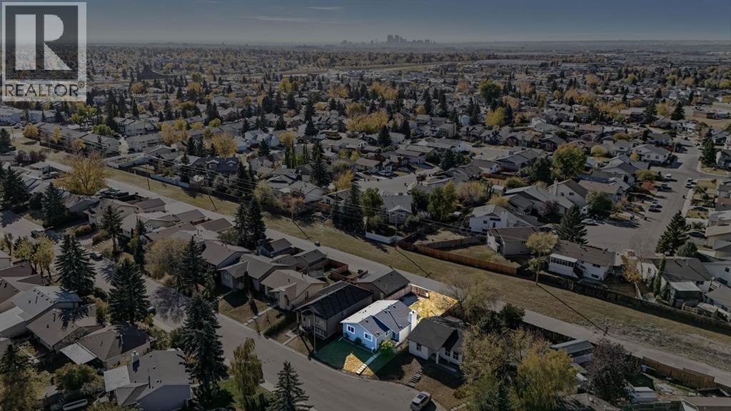 Single Family House Bungalow for Sale in  Falchurch Crescent NE Falconridge Calgary 