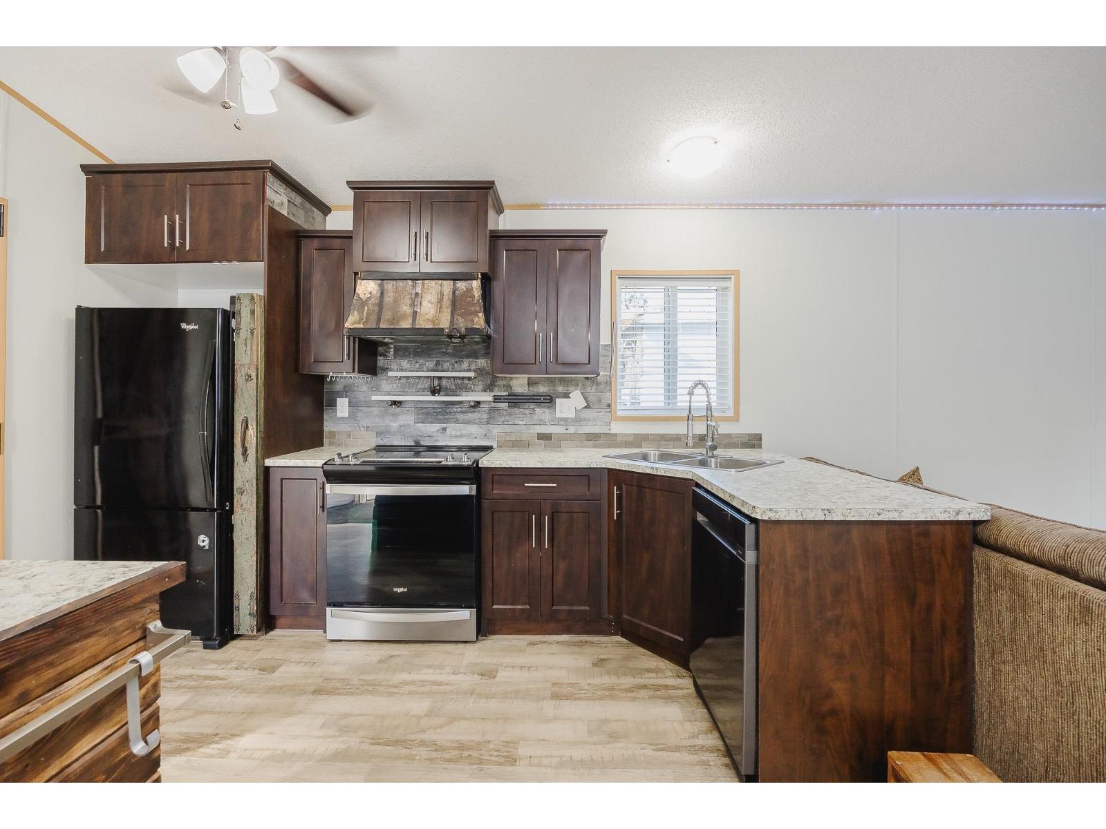 28 9267 SHOOK ROAD, Mission