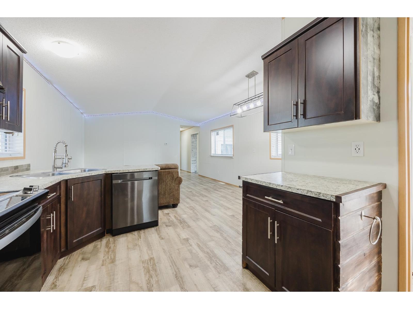 28 9267 SHOOK ROAD, Mission