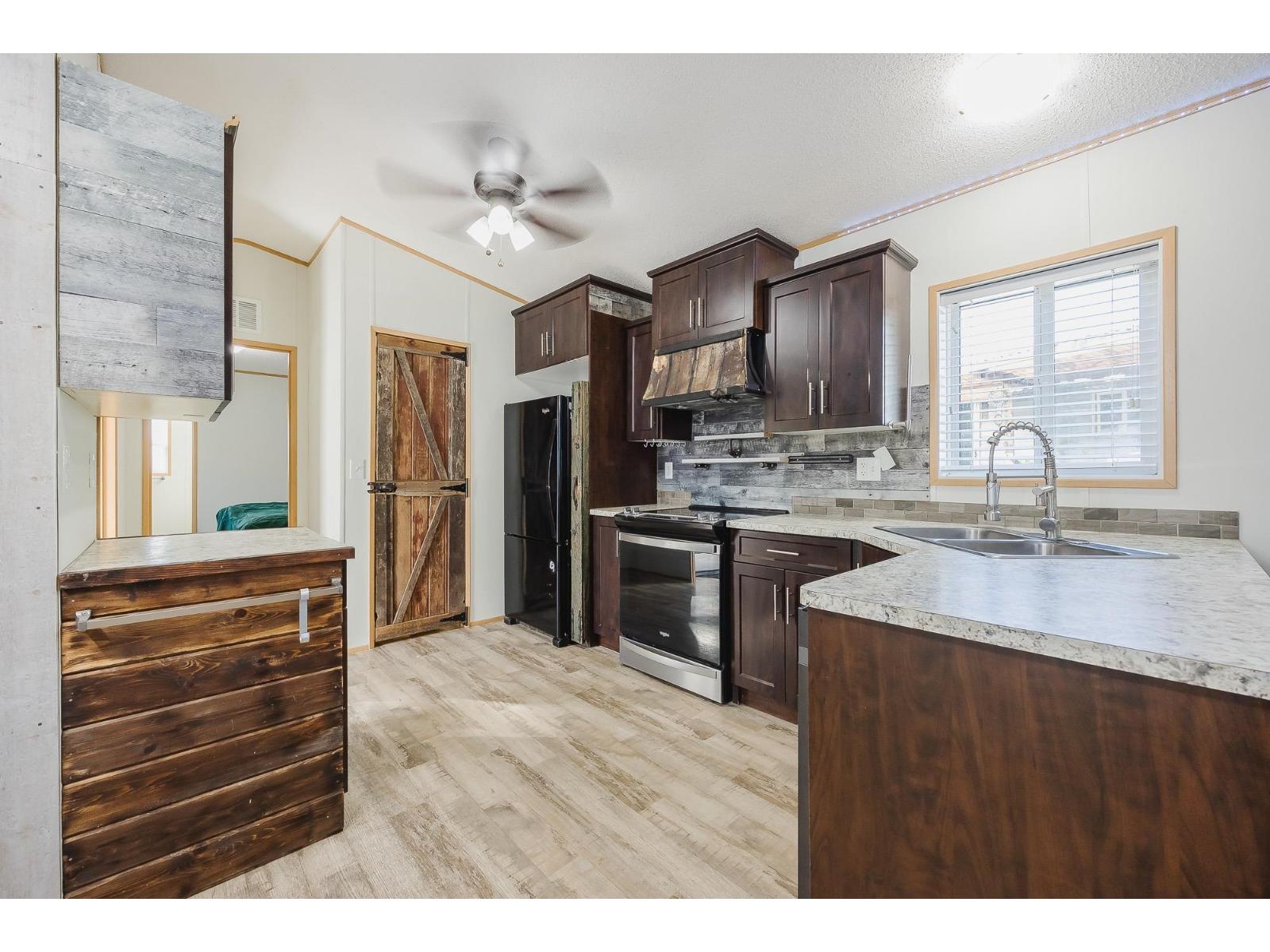 28 9267 SHOOK ROAD, Mission