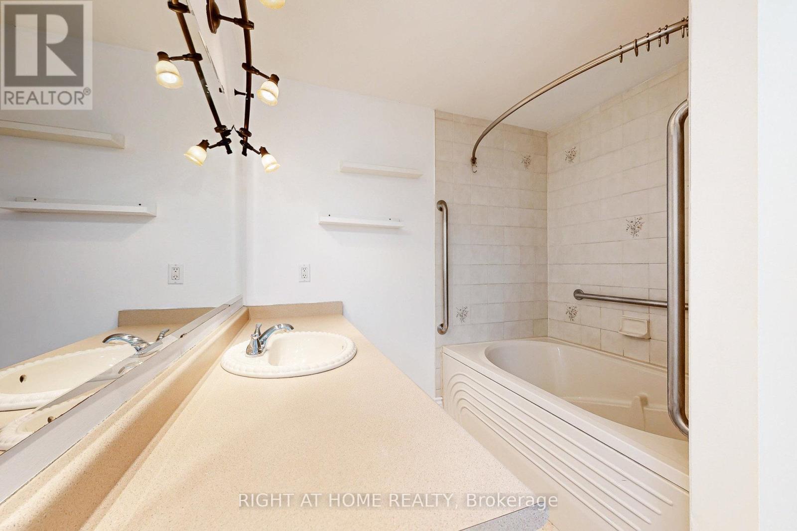 91 O'SHAUGHNESSY CRESCENT - 25