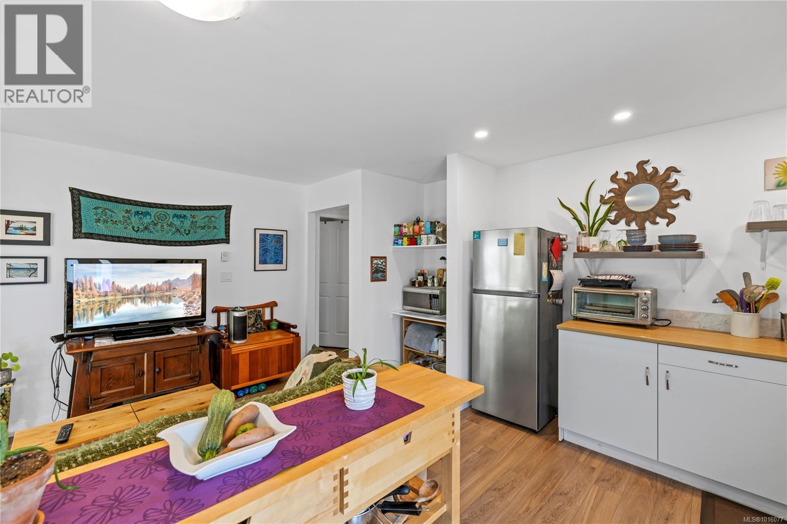 1184 Centre Rd, Qualicum Beach