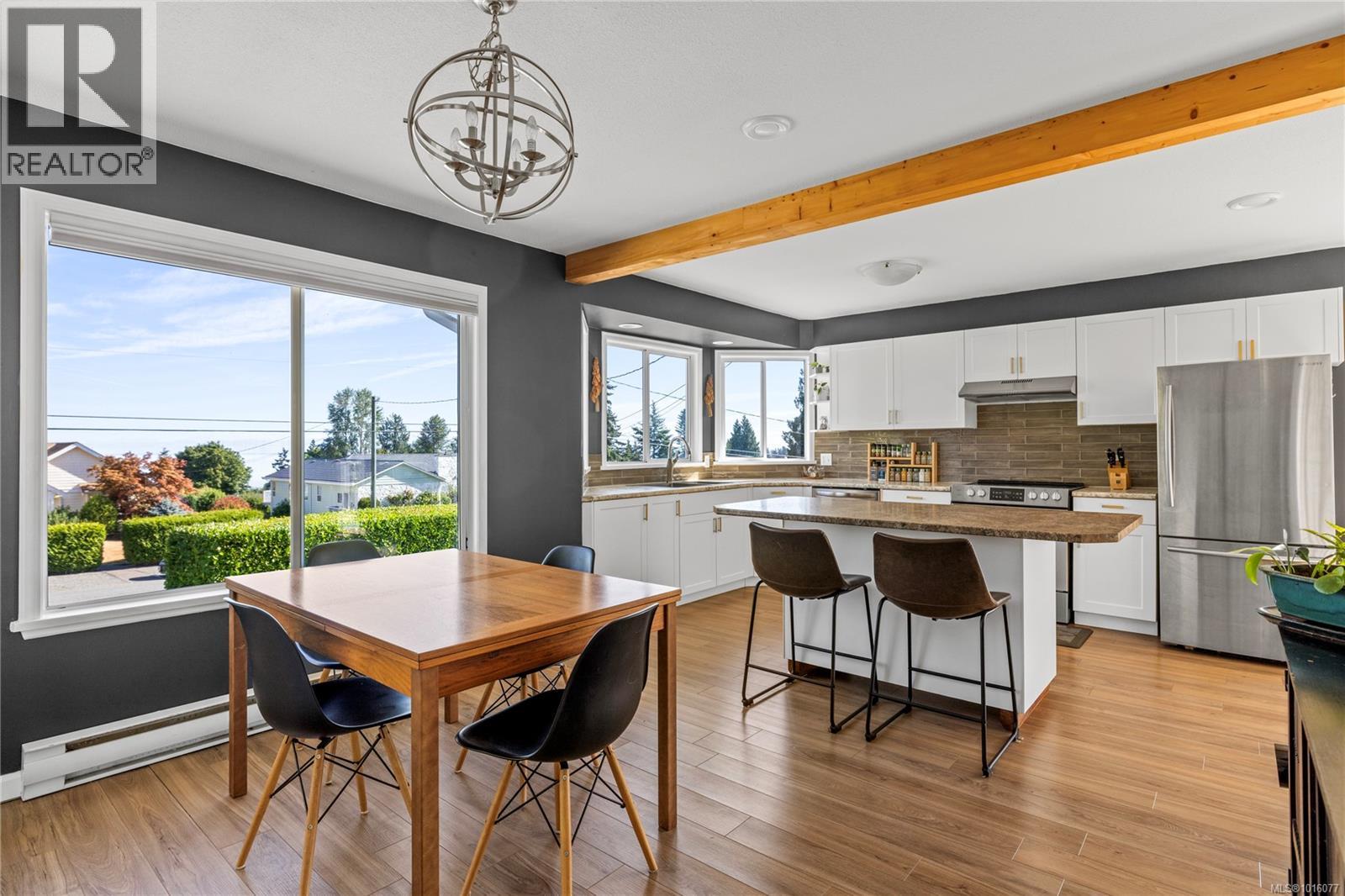 1184 Centre Rd, Qualicum Beach