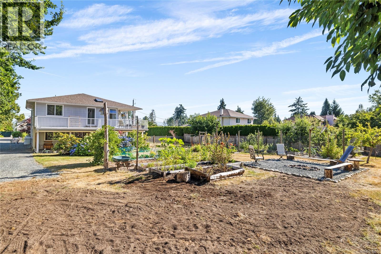 1184 Centre Rd, Qualicum Beach