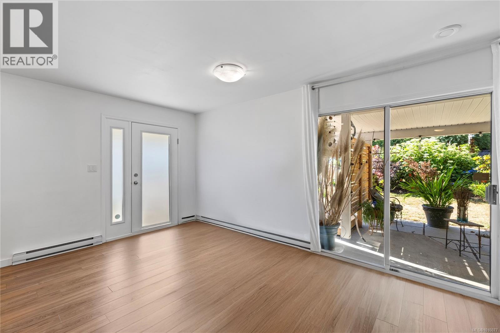 1184 Centre Rd, Qualicum Beach