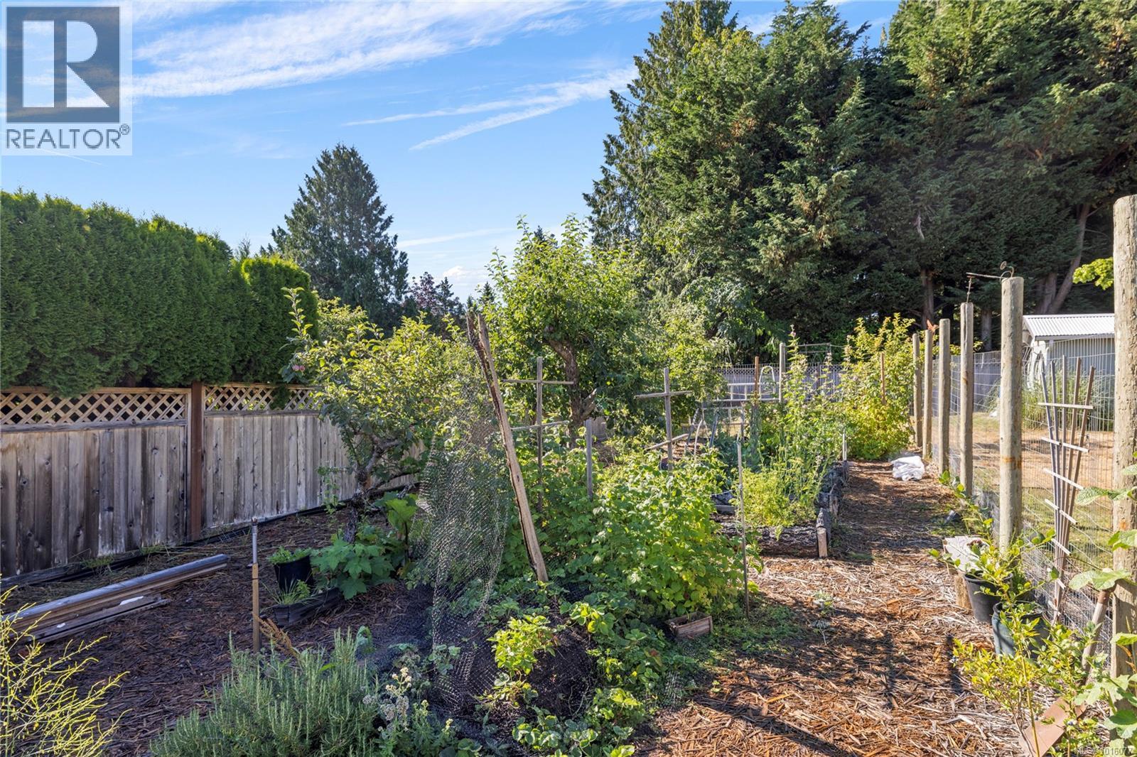 1184 Centre Rd, Qualicum Beach