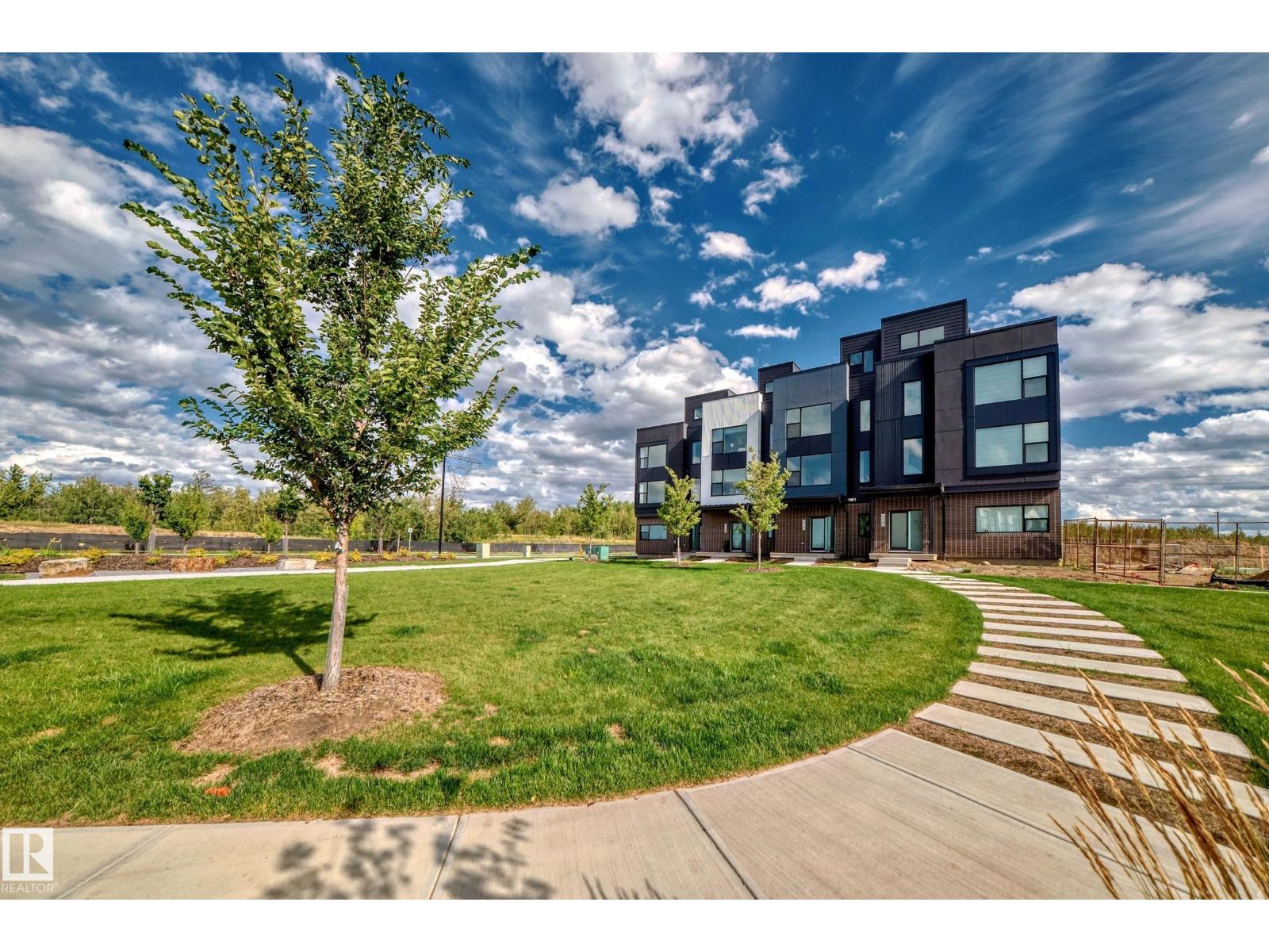 #68 5 Rondeau DR, St. Albert