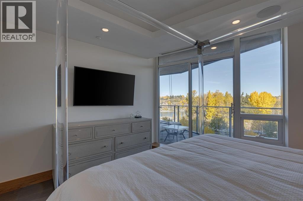 Single Family House for Sale in    Avenue SW Eau Claire Calgary 