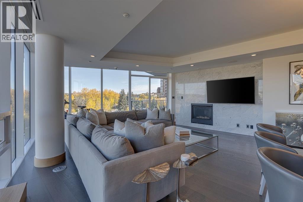 Single Family House for Sale in    Avenue SW Eau Claire Calgary 