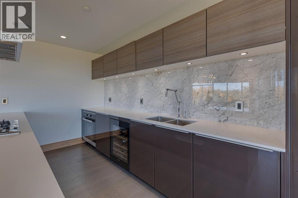 Single Family House for Sale in    Avenue SW Eau Claire Calgary 