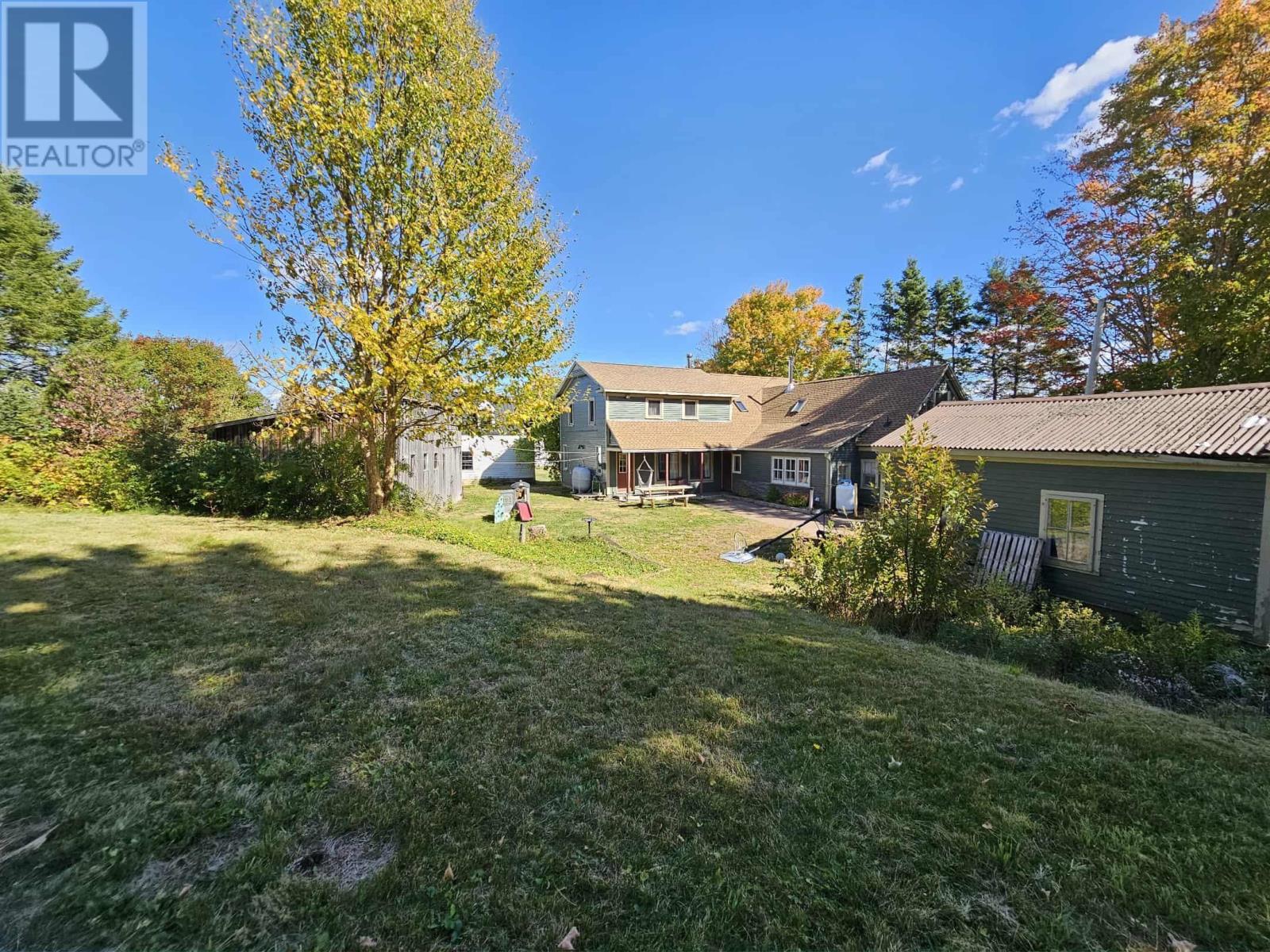 Property 14 of 49 of 8671 Highway 2