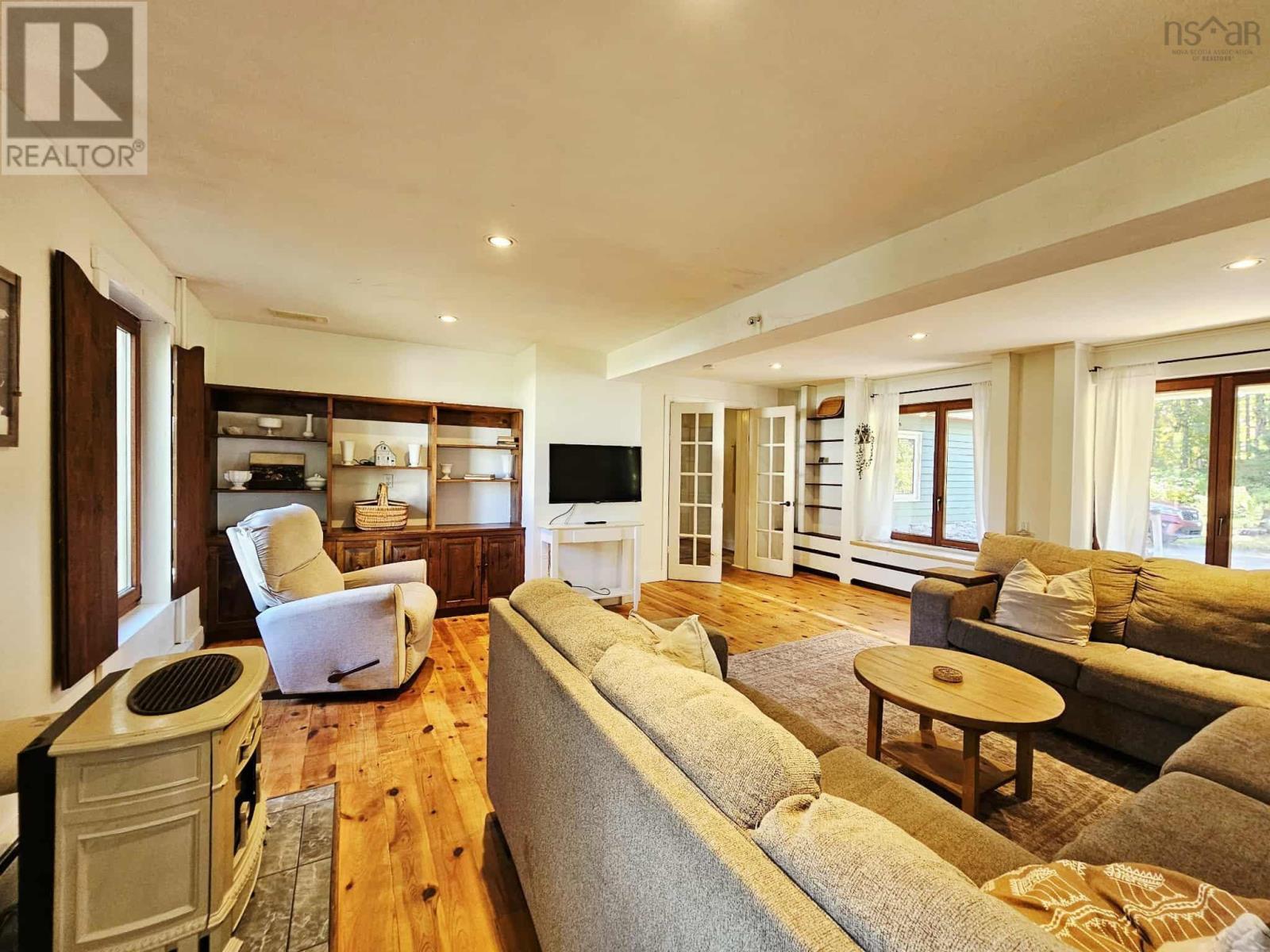 Property 28 of 49 of 8671 Highway 2