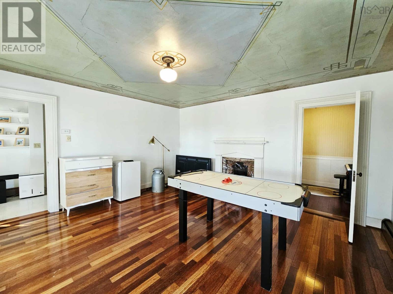 Property 36 of 49 of 8671 Highway 2