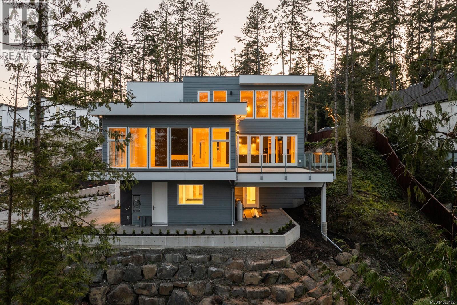 2464 Tryon Rd, North Saanich