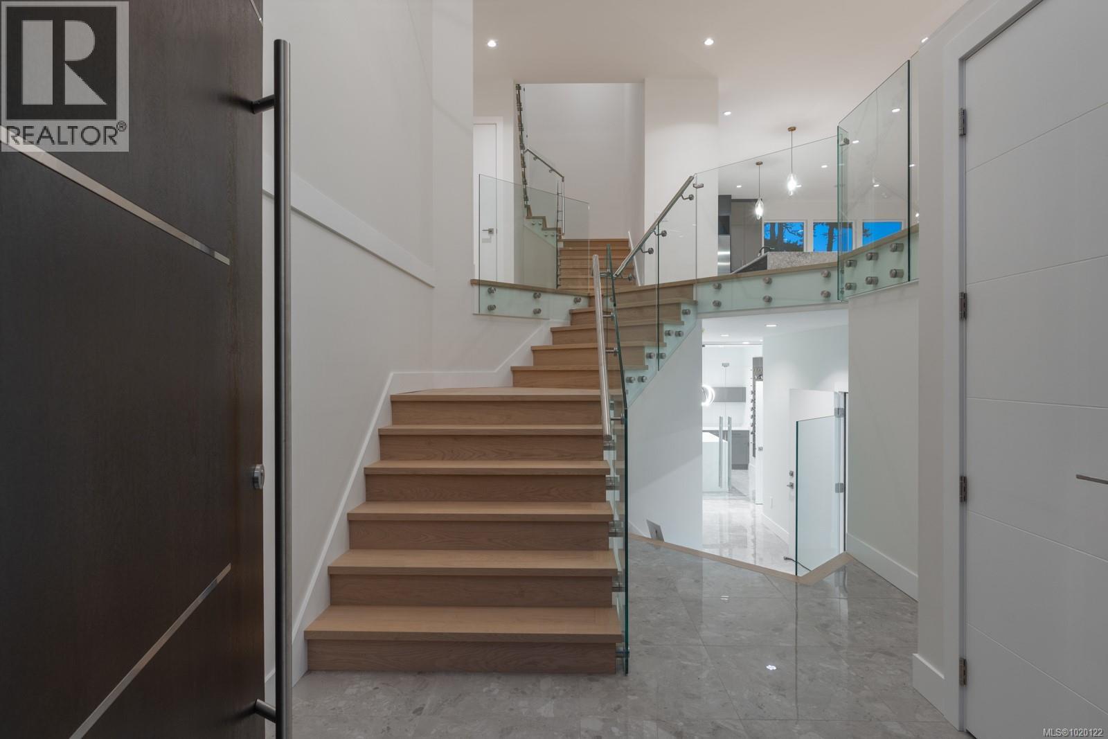 2464 Tryon Rd, North Saanich