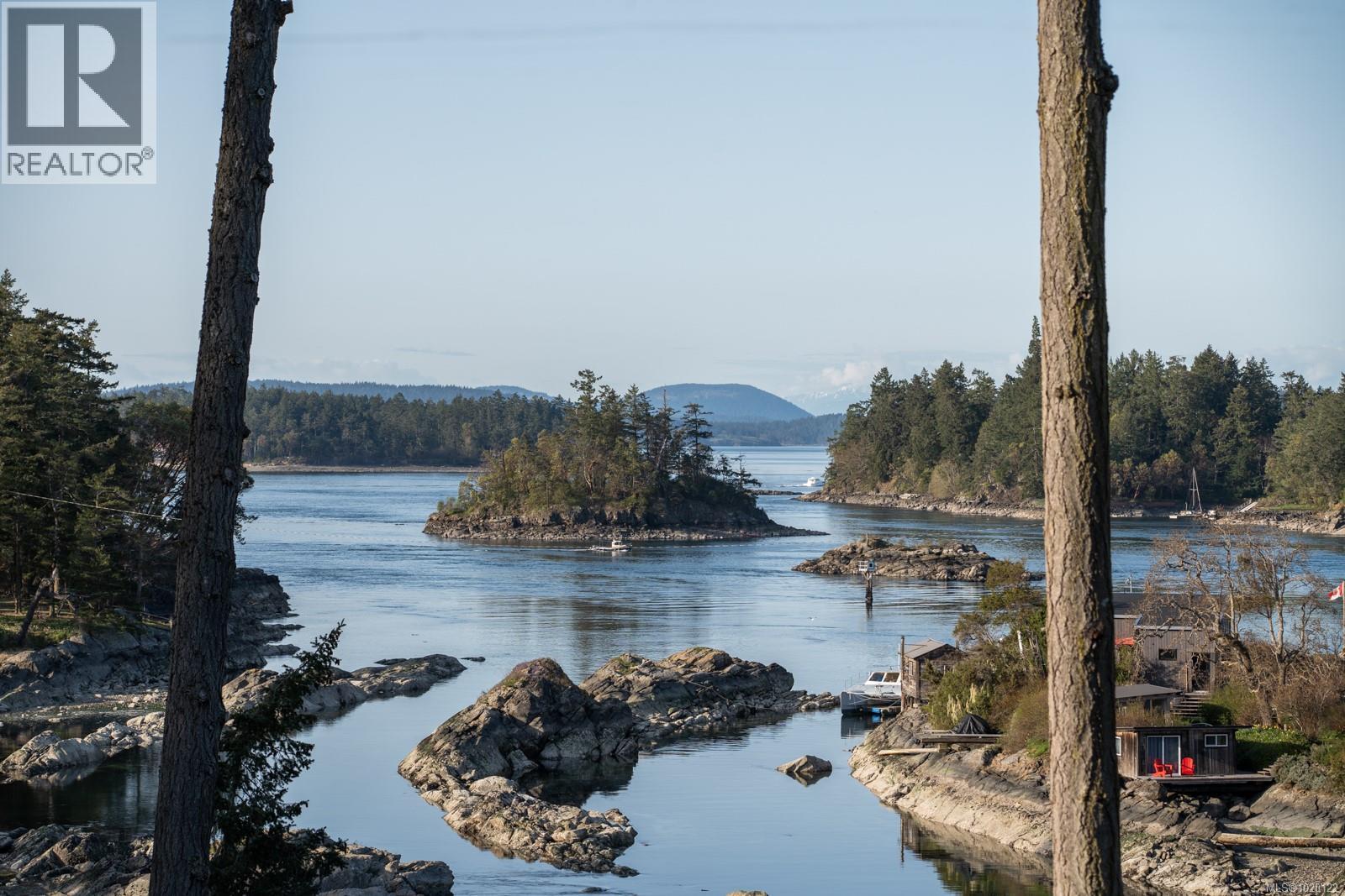 2464 Tryon Rd, North Saanich