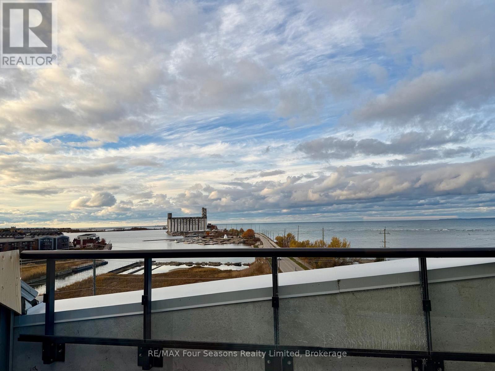 604 – 31 HURON STREET, Collingwood