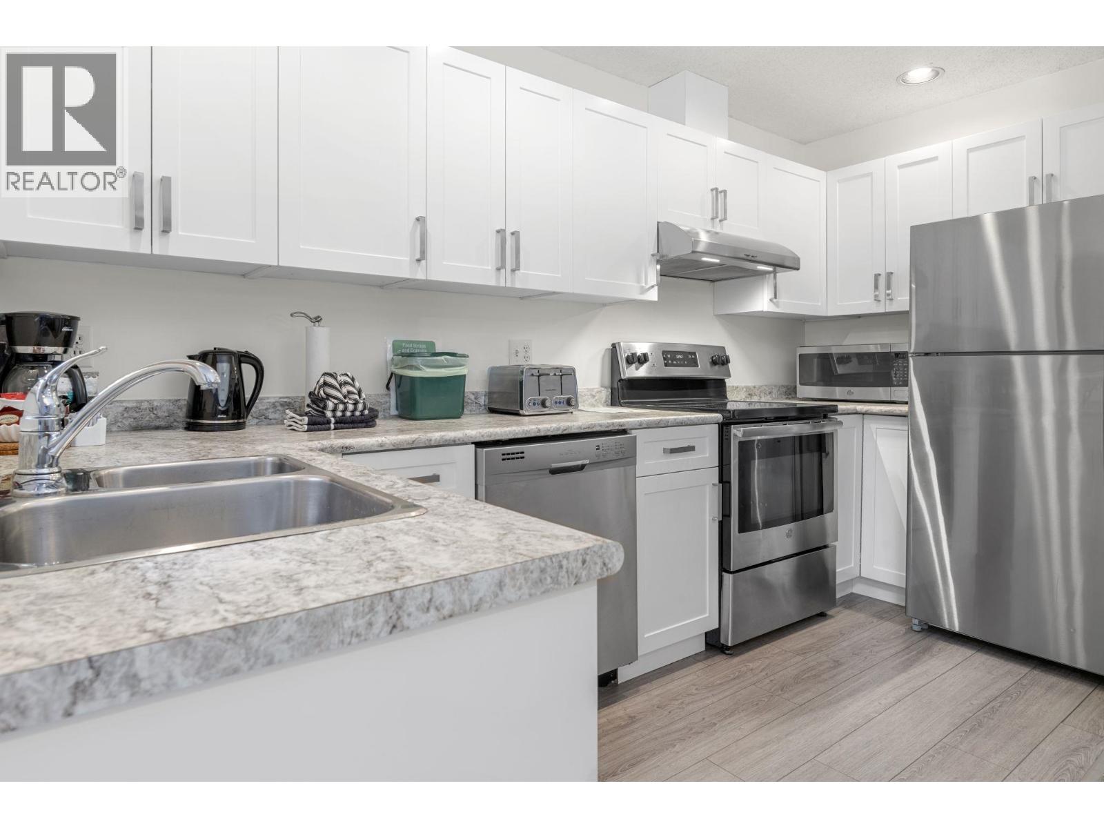 231 W51 2050 LAKE PLACID ROAD, Whistler