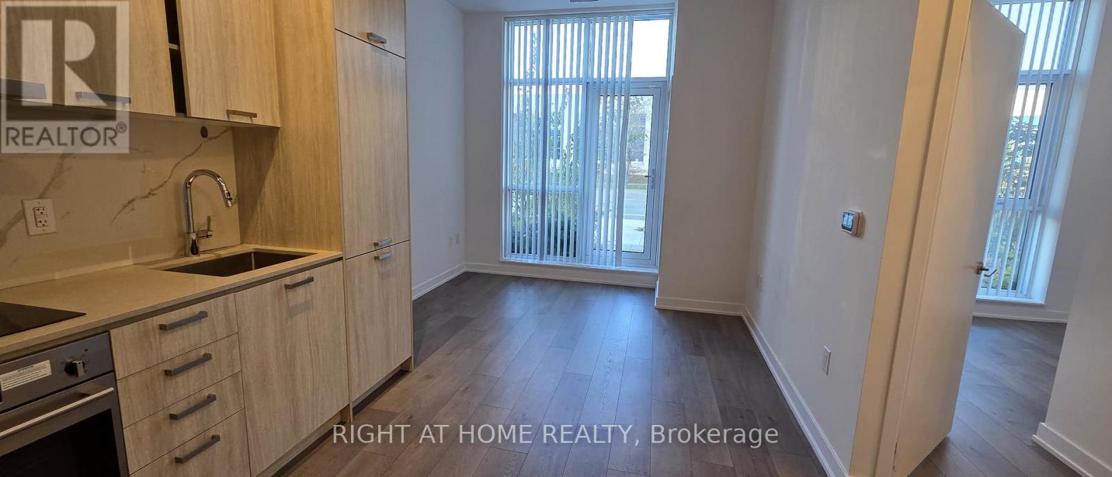 38 Honeycrisp Unit 102 photo 3