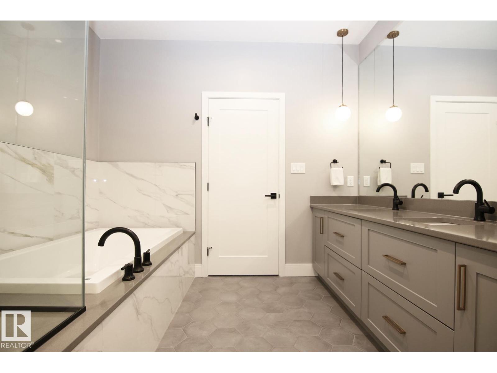 #311 7463 MAY CM NW, Edmonton