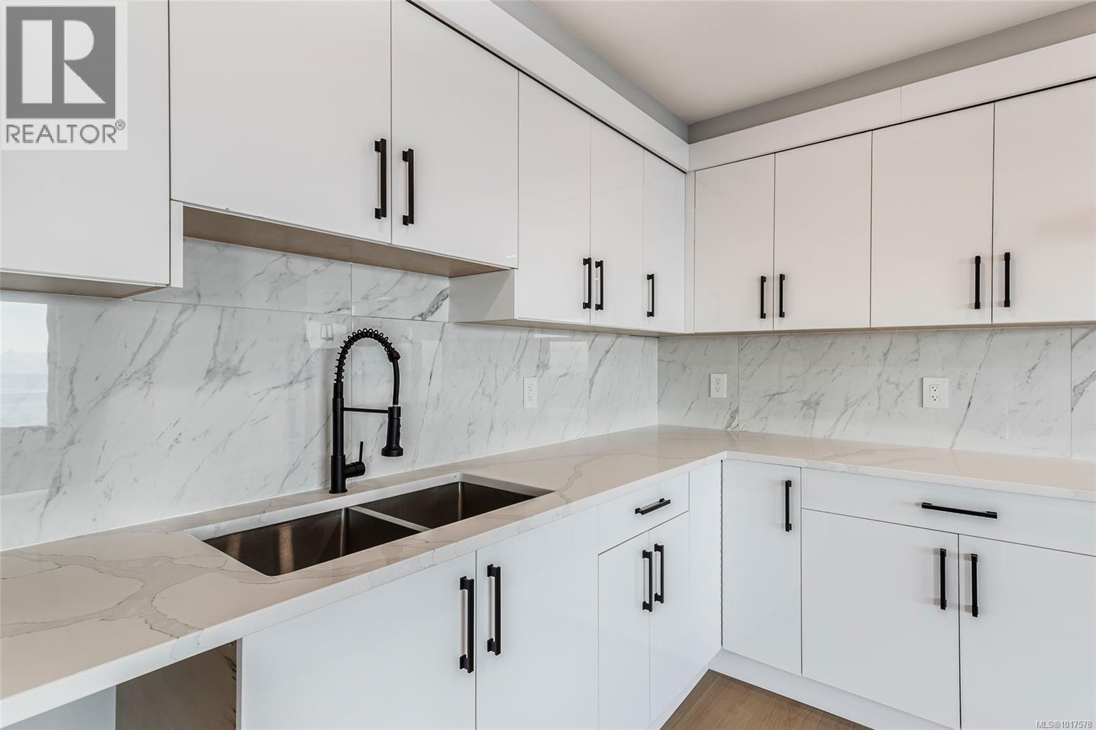 3865 GULFVIEW DR - 59