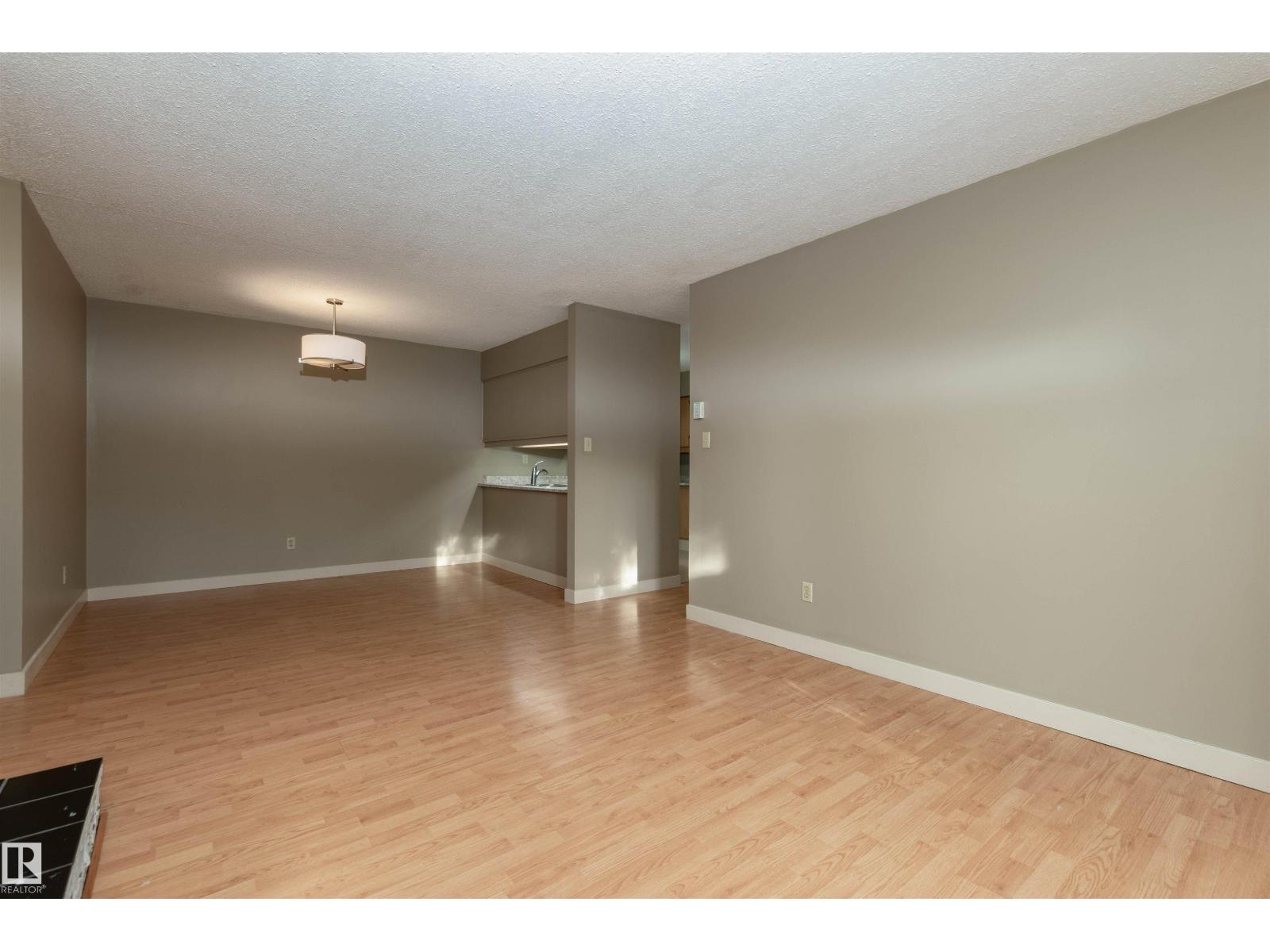 #208 22 ALPINE PL, St. Albert