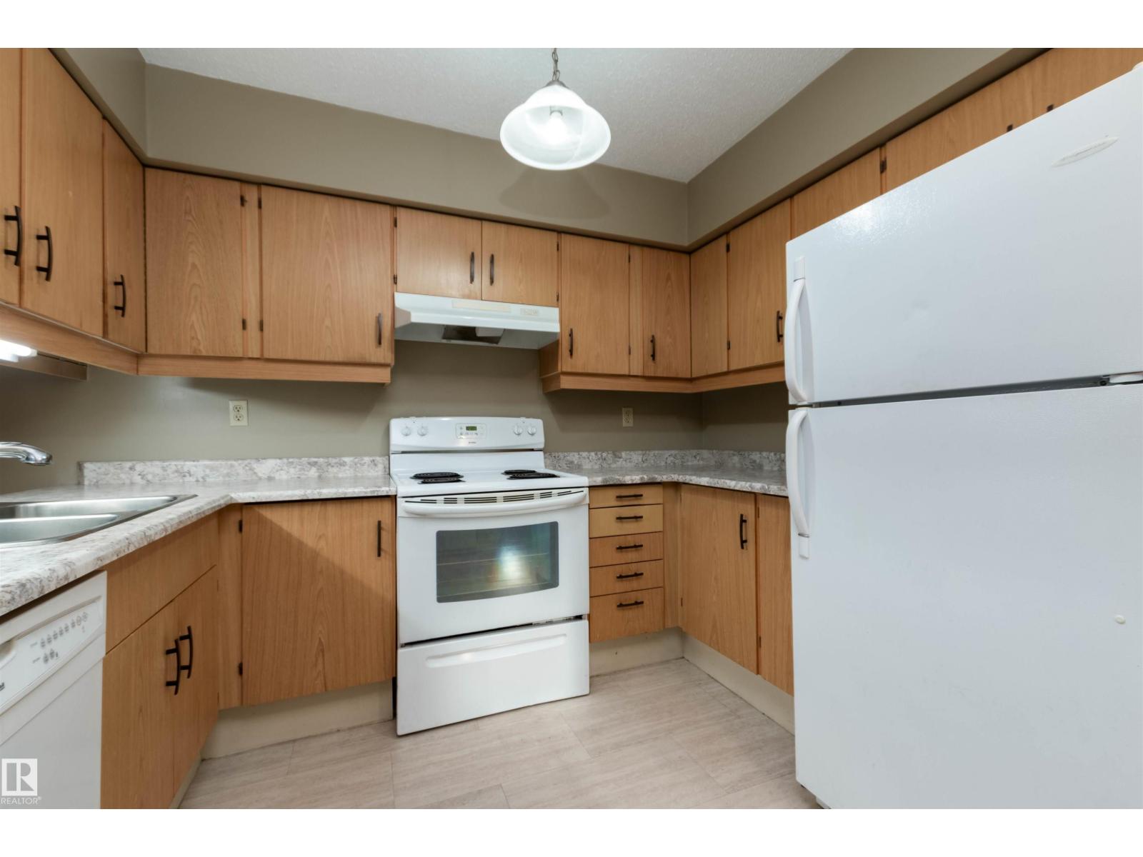 #208 22 ALPINE PL, St. Albert